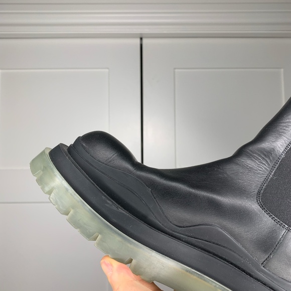 Bottega Veneta Tire Lug Leather Black Chelsea Boots - Picture 6 of 15
